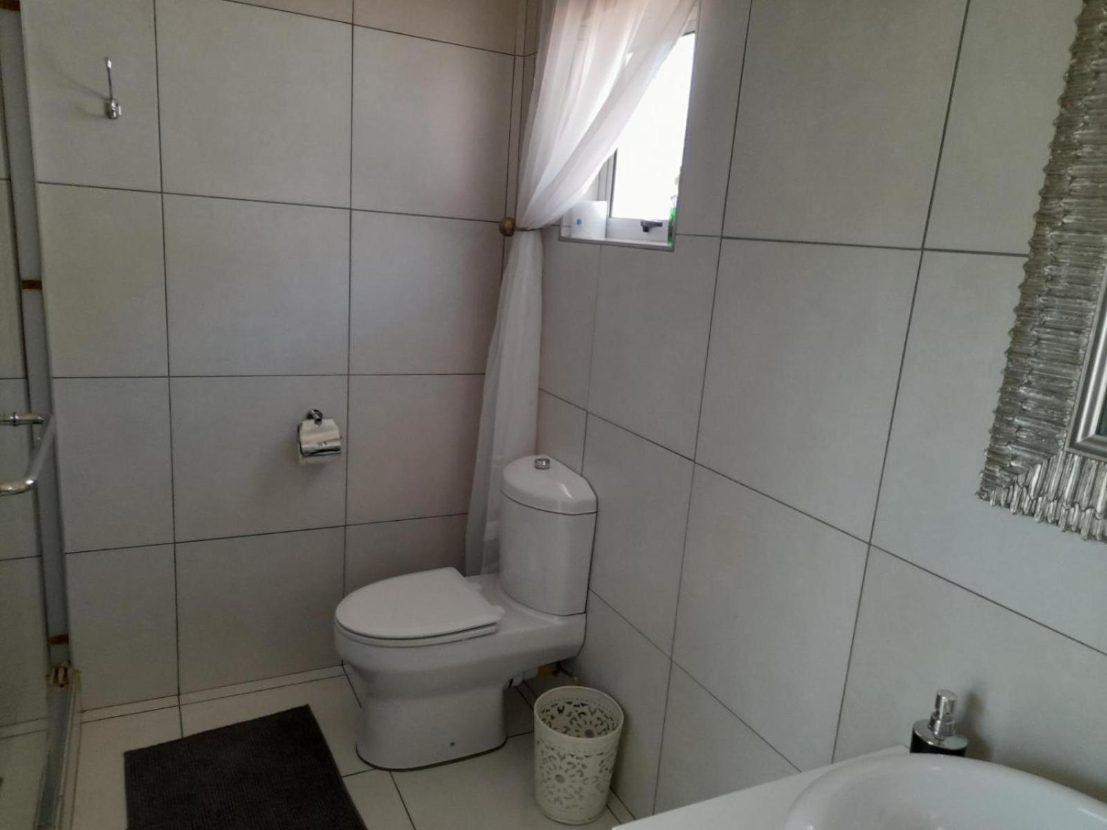 Eden Chalets Windhoek Zimmer foto