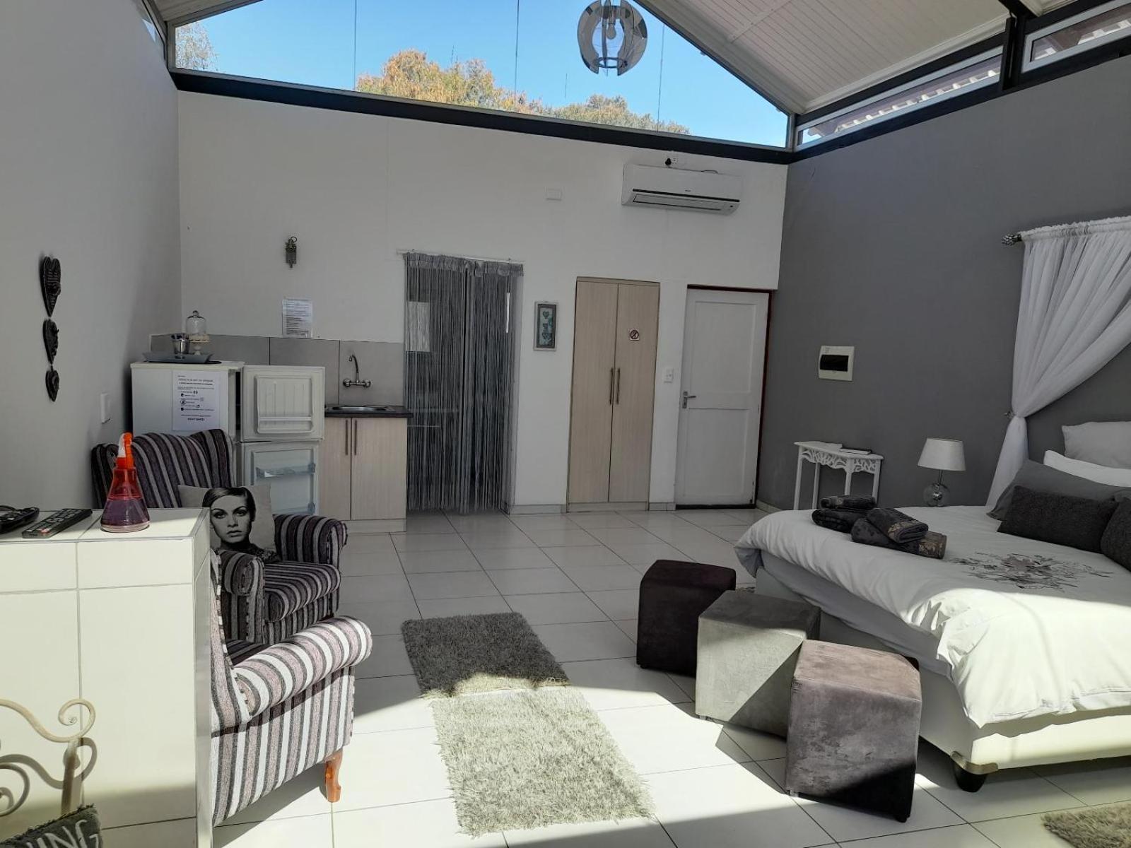 Eden Chalets Windhoek Zimmer foto