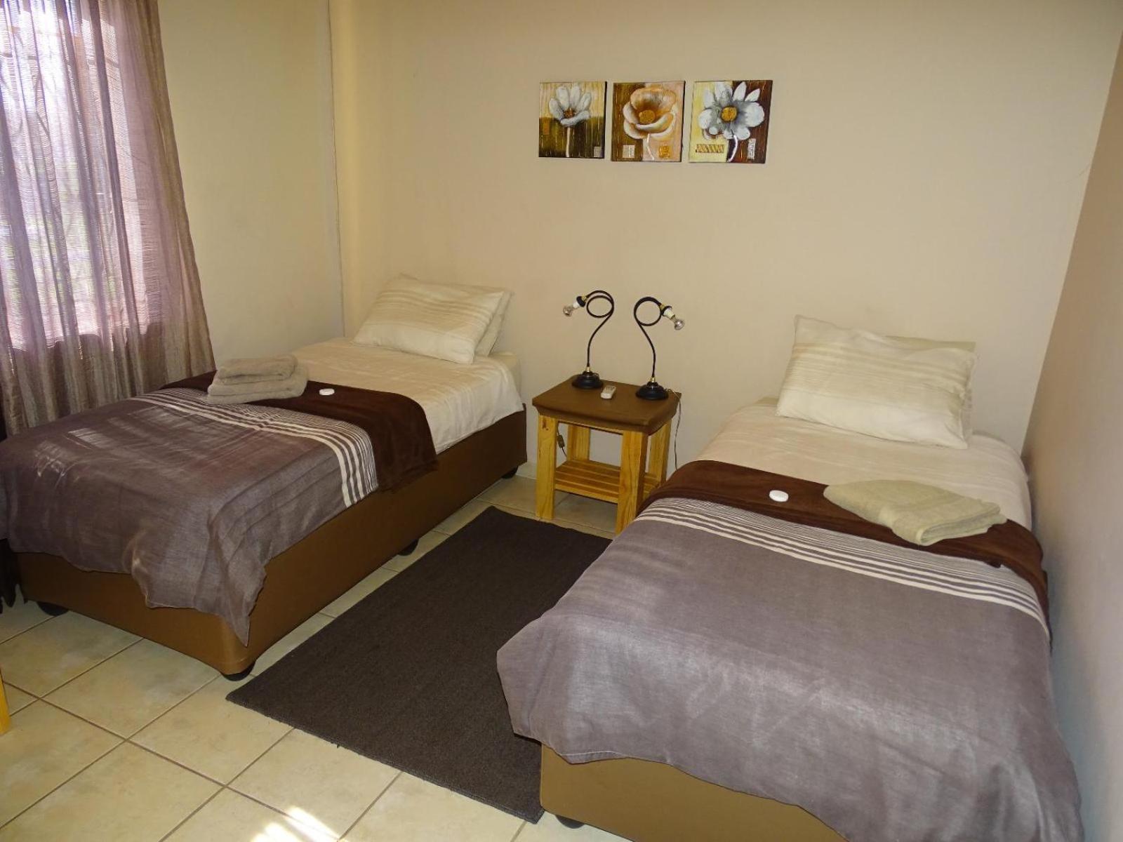 Eden Chalets Windhoek Zimmer foto